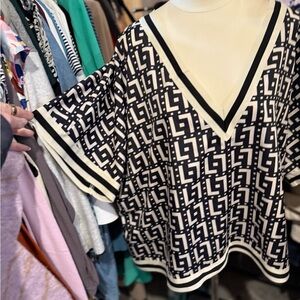 Black and White Geometric Patterned Top